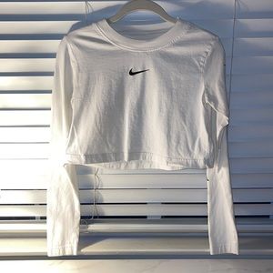 White Nike cropped longsleeve
